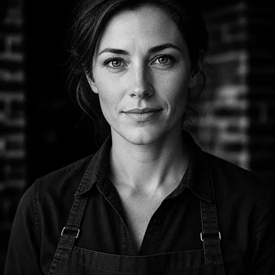 Sarah Potter, membre de l'équipe du restaurant La Dernière Lame à Sauzon.