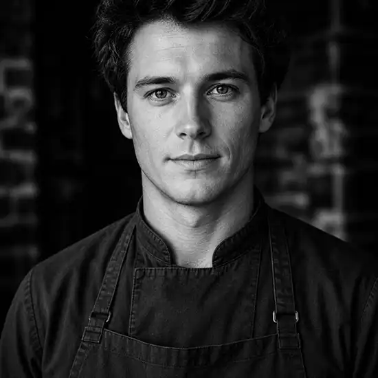 Régis Poullard, poissonnier pour le restaurant La Dernière Lame à Sauzon.